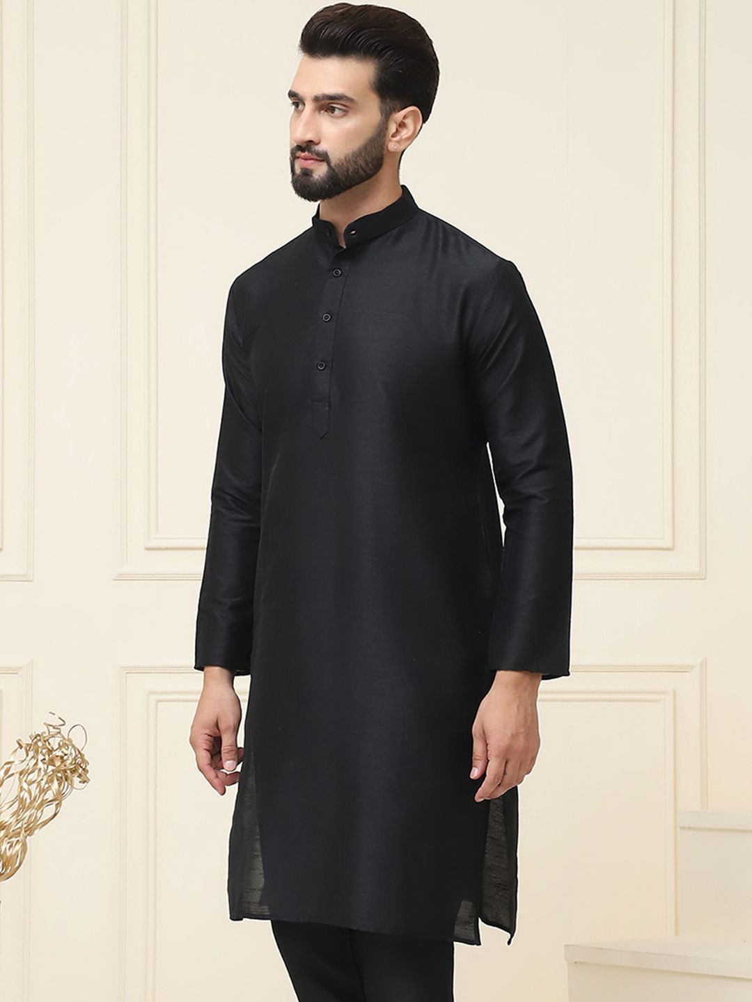 SOJANYA Men Black Solid Straight Kurta