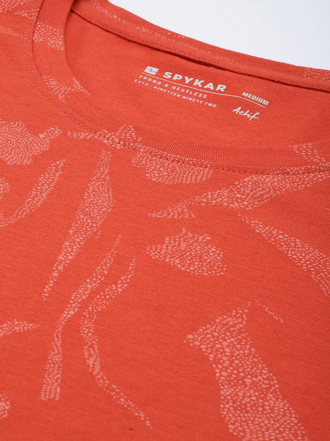 SPYKAR Graphic Printed Slim Fit T-shirt