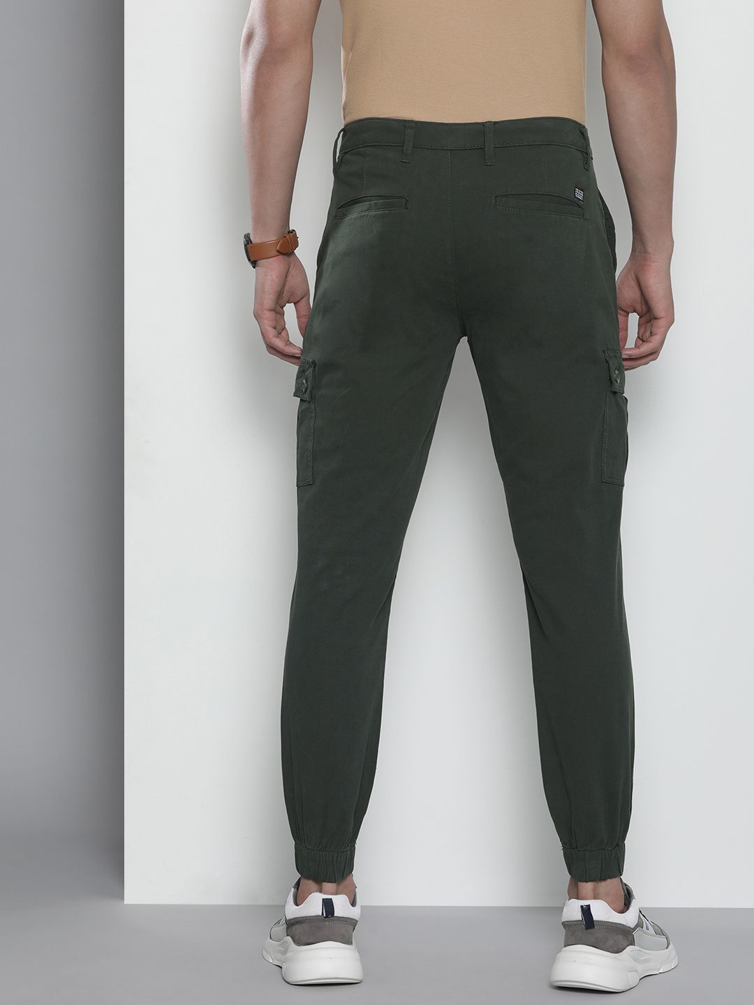 The Indian Garage Co Men Green Slim Fit Cargos Trousers