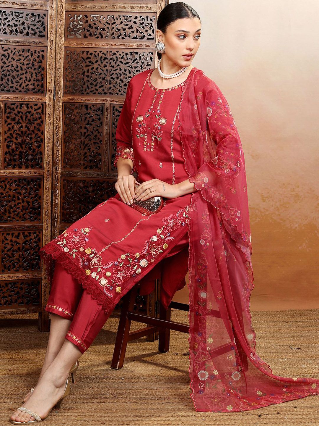 Vishudh Red Floral Embroidered Thread Work Straight Kurta With Trousers & Dupatta