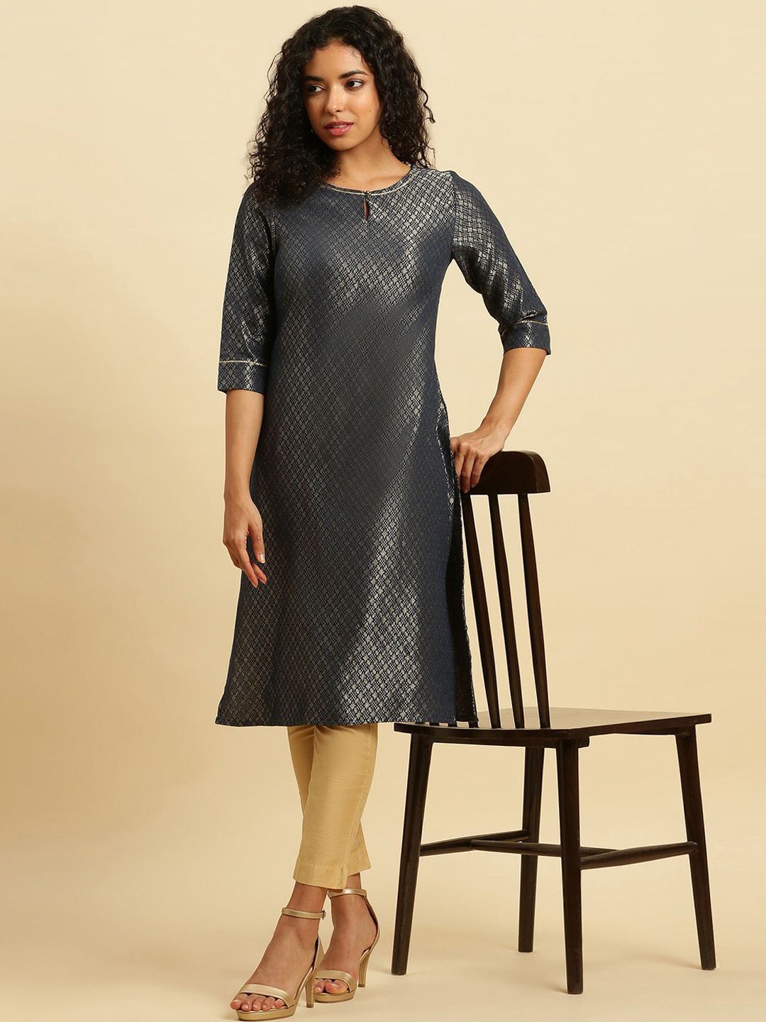 W Geometric Woven Design Keyhole Neck Kurta