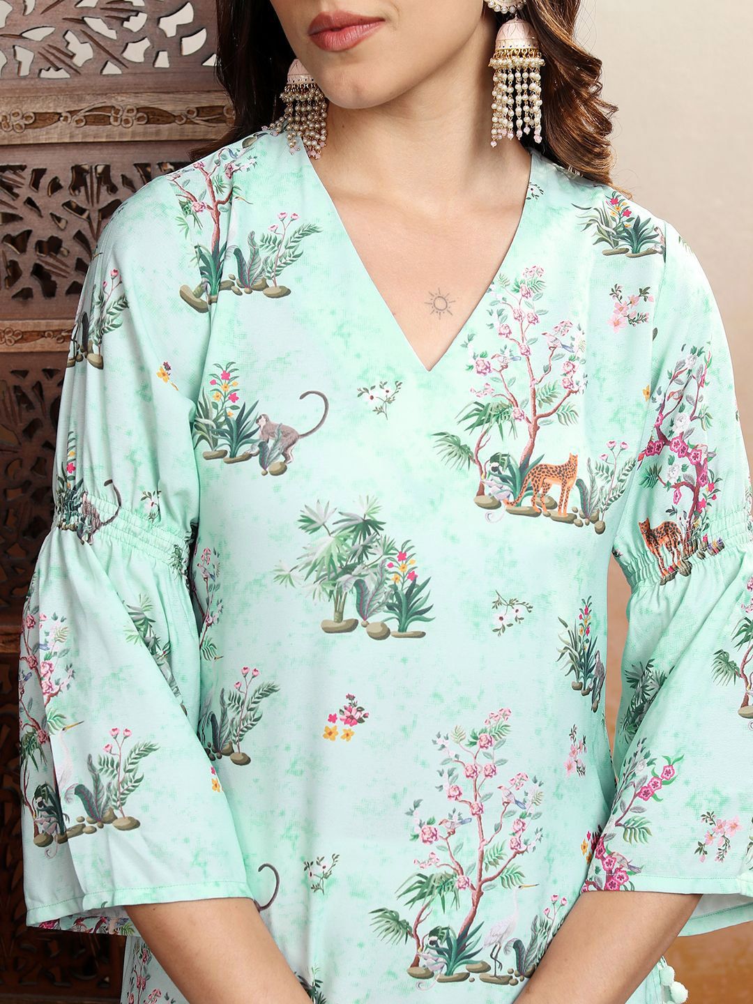 Vishudh Green Floral Printed Flared Sleeves Gotta Patti Straight Kurta
