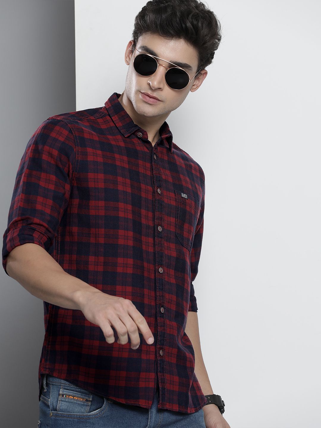 The Indian Garage Co Men Maroon & Navy Blue Checked Cotton Casual Shirt