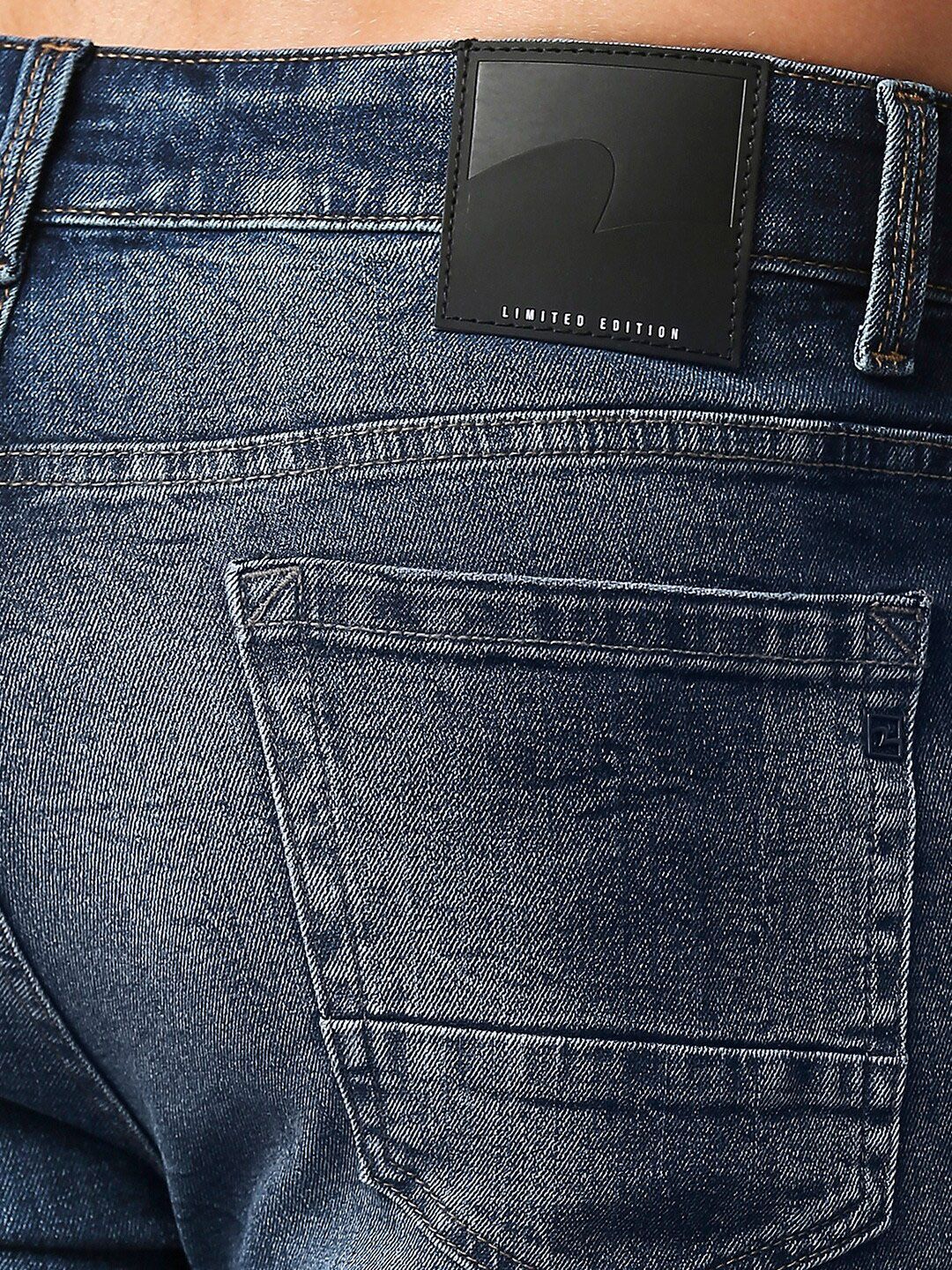 SPYKAR Men Cotton Mildly Distressed Heavy Fade Stretchable Jeans