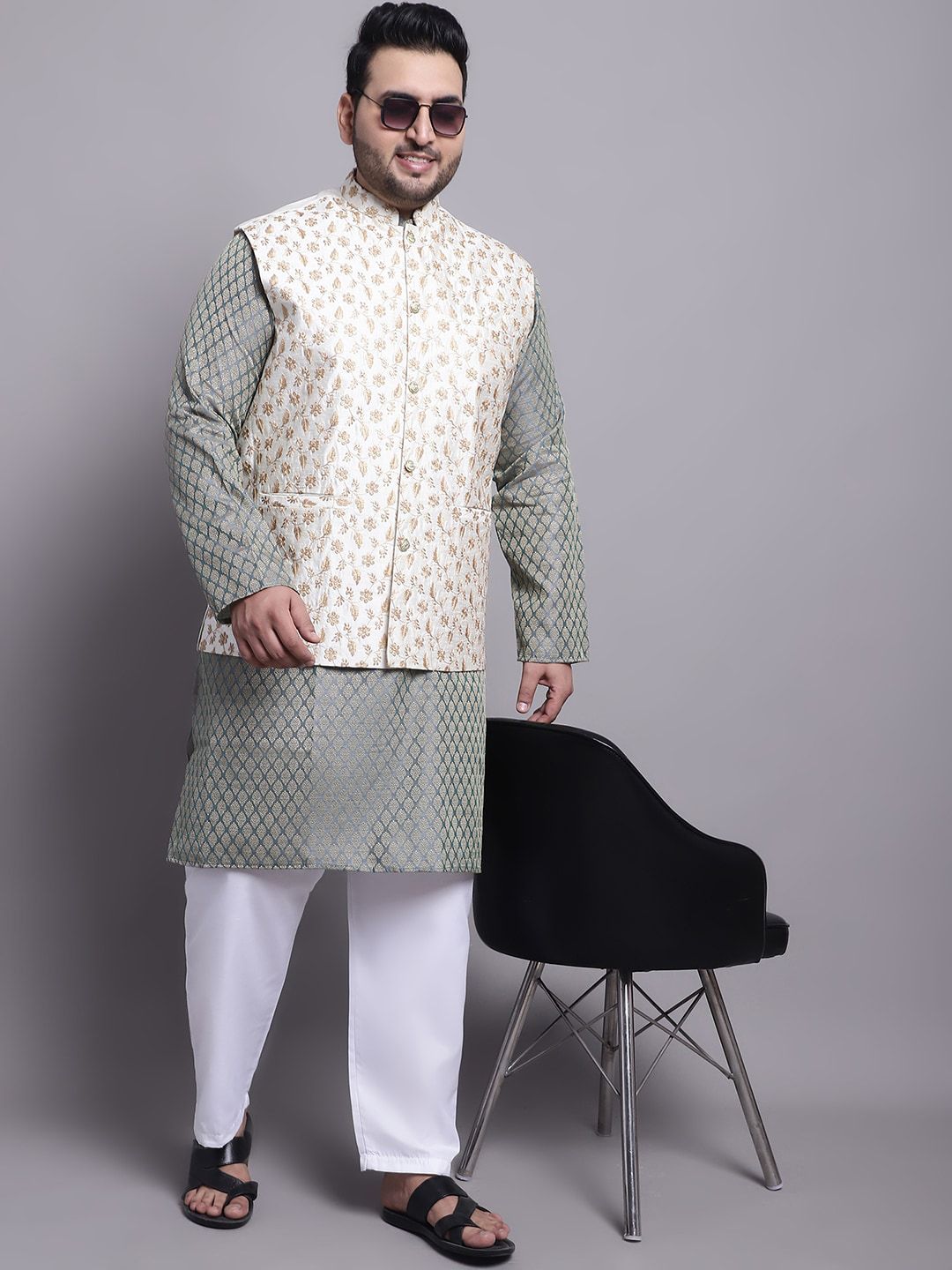 SOJANYA PLUS Ethnic Motifs Woven Design Regular Kurta With Pyjamas & Nehru Jacket~