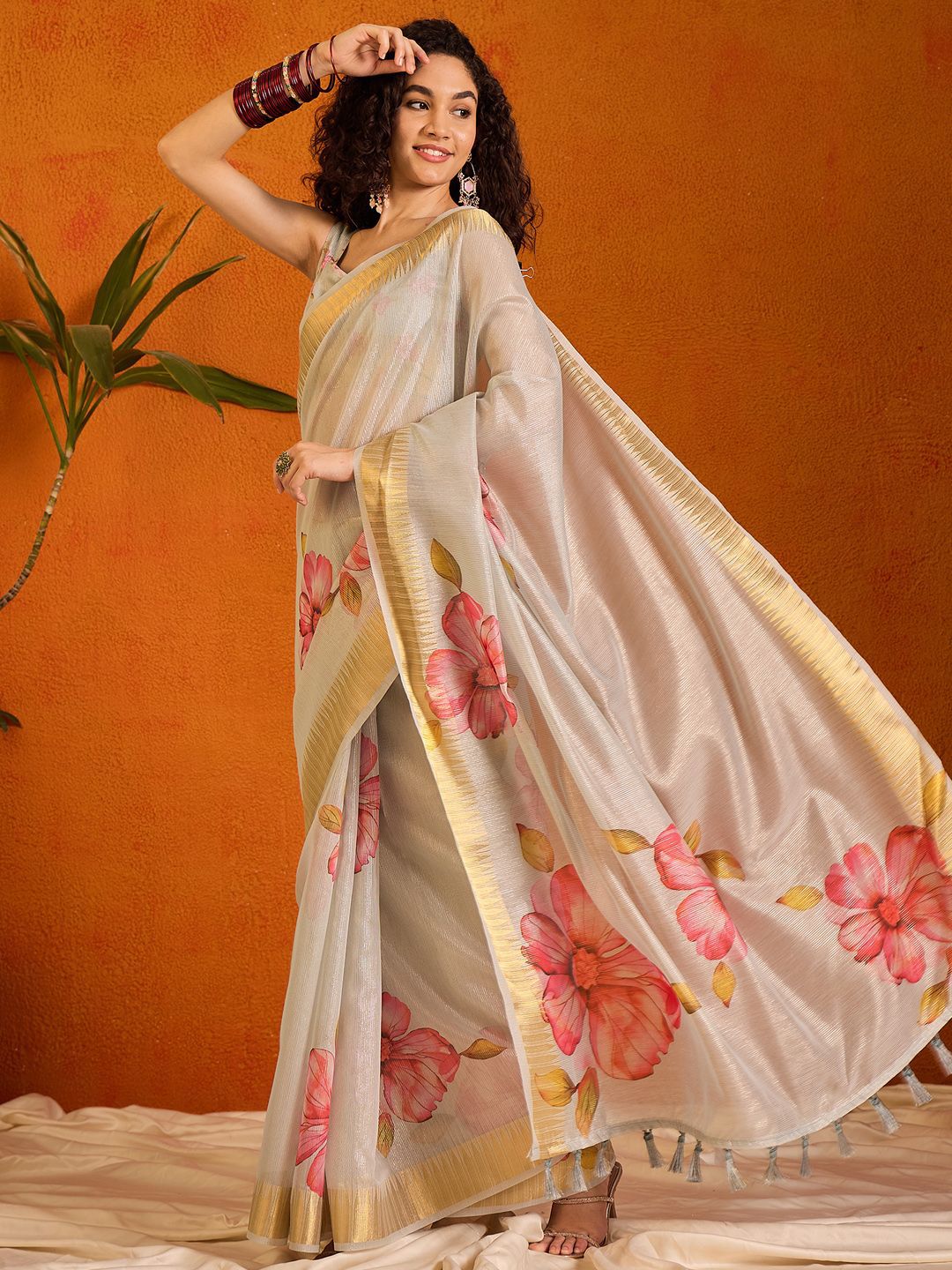 Saree mall Floral Printed Zari Organza Sungudi Sarees