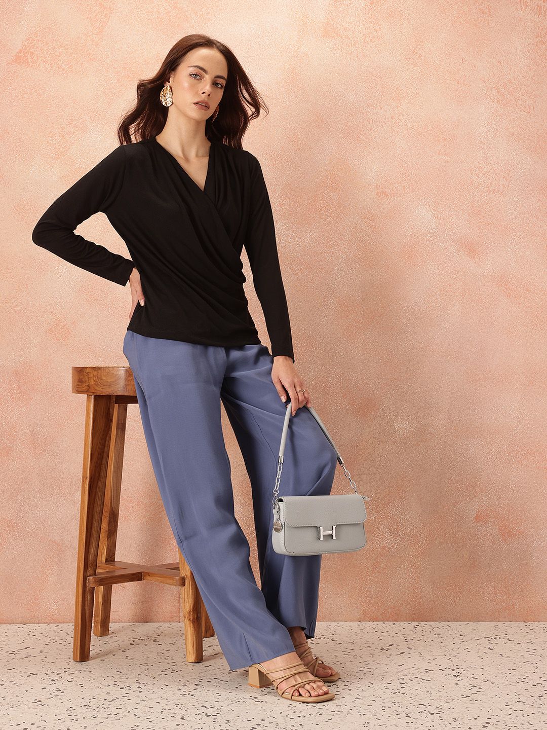 Semua tentang anda V-Neck Dilapisi Bungkus Gaya Atas