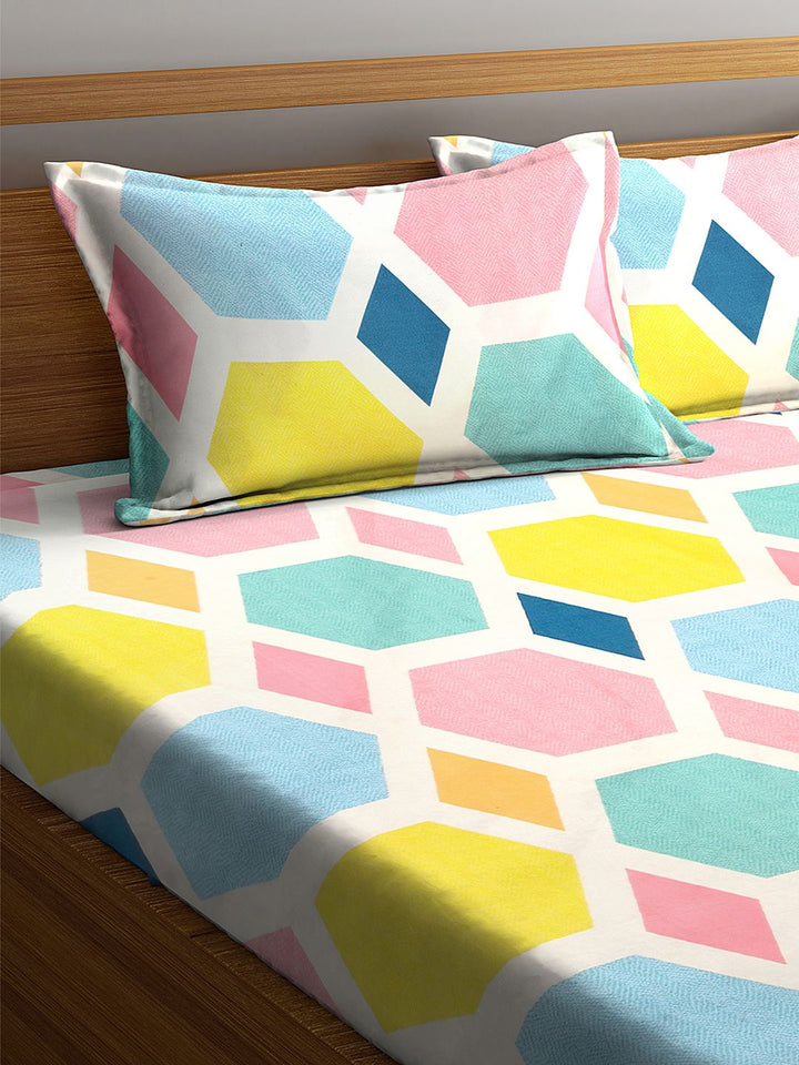 KLOTTHE Pink Geometric Polycotton 300 TC Fitted King Fine Bedsheet dengan 2 Sarung Bantal-59 x 87 inci