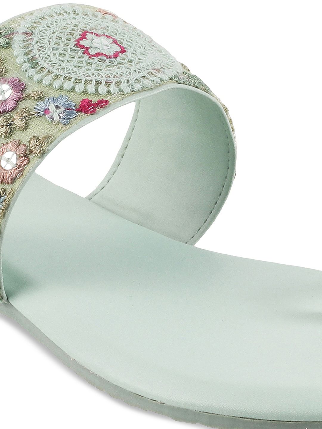 Metro Women Green Embellished Ethnic One Toe Flats