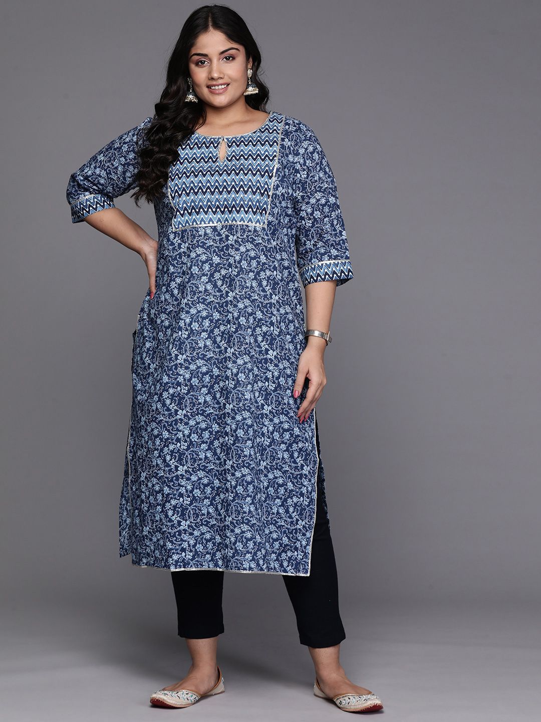 EXTRA LOVE BY LIBAS Women Floral Printed Keyhole Neck Gotta Patti Kurta