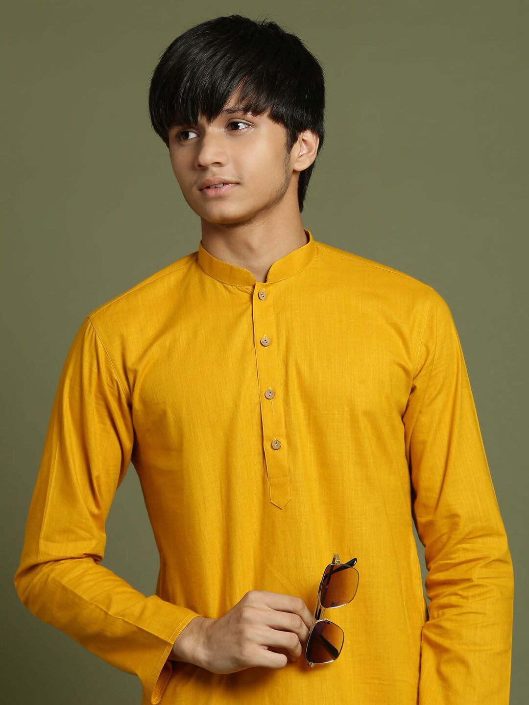 VASTRAMAY Boys Mandarin Collar Straight Kurta with Pyjamas