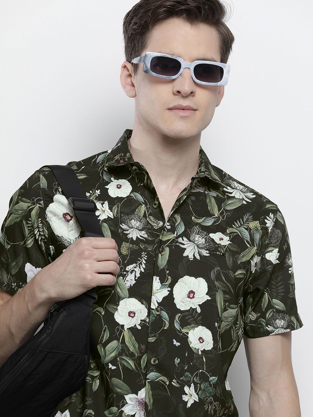 The Indian Garage Co Men Slim Fit Floral Printed Resortwear Shirt