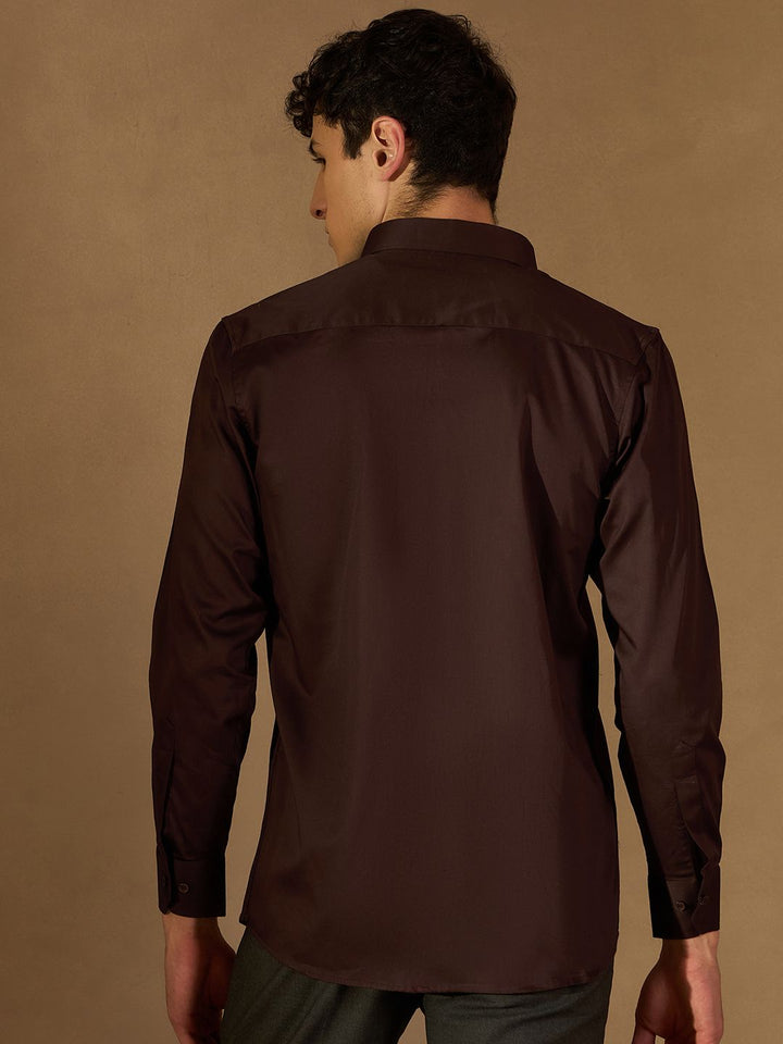 DENNISON Men Coffee Brown Comfort Regular Fit Solid Formal Shirt