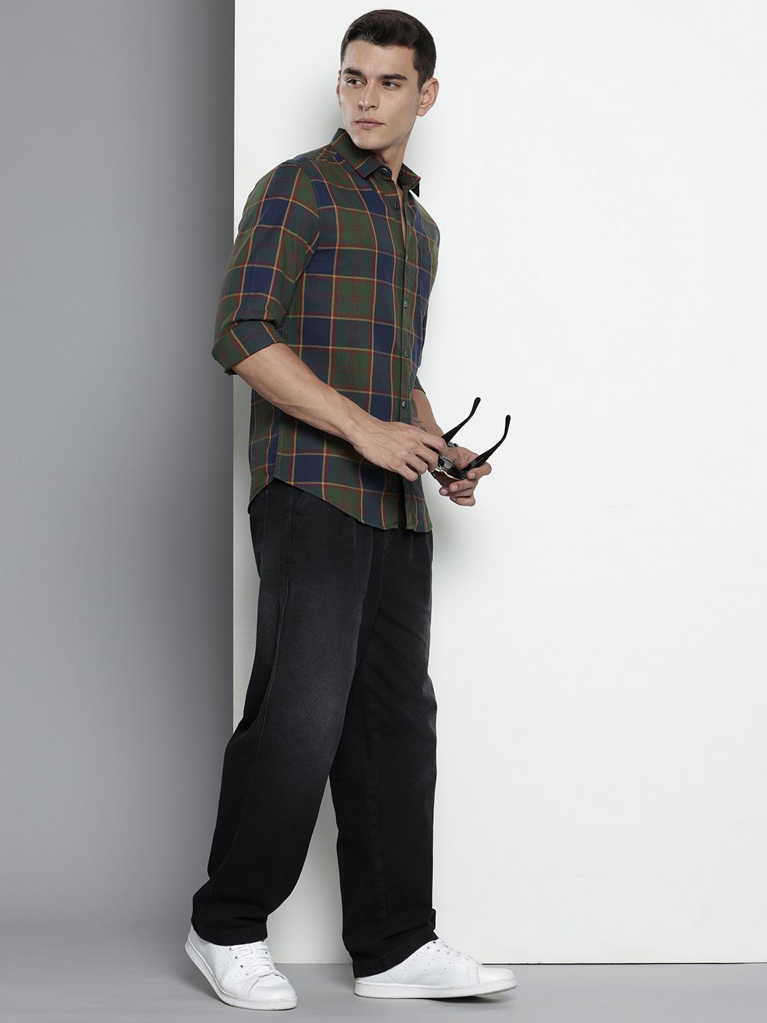 The Indian Garage Co Pure Cotton Slim Fit Opaque Checked Casual Shirt