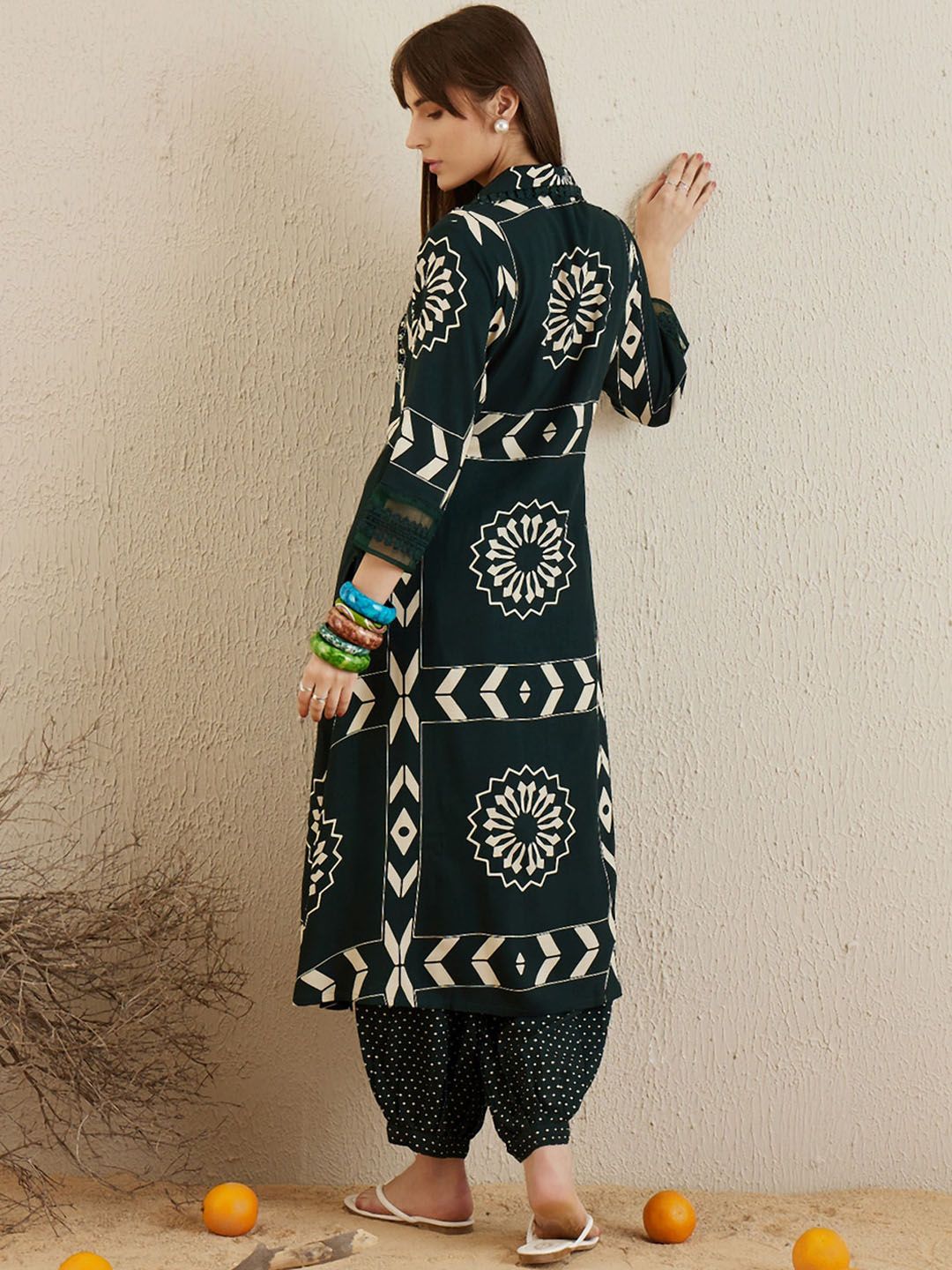 Era Indo Floral Printed Baju Kolar A-Line Kurta dengan Salwar