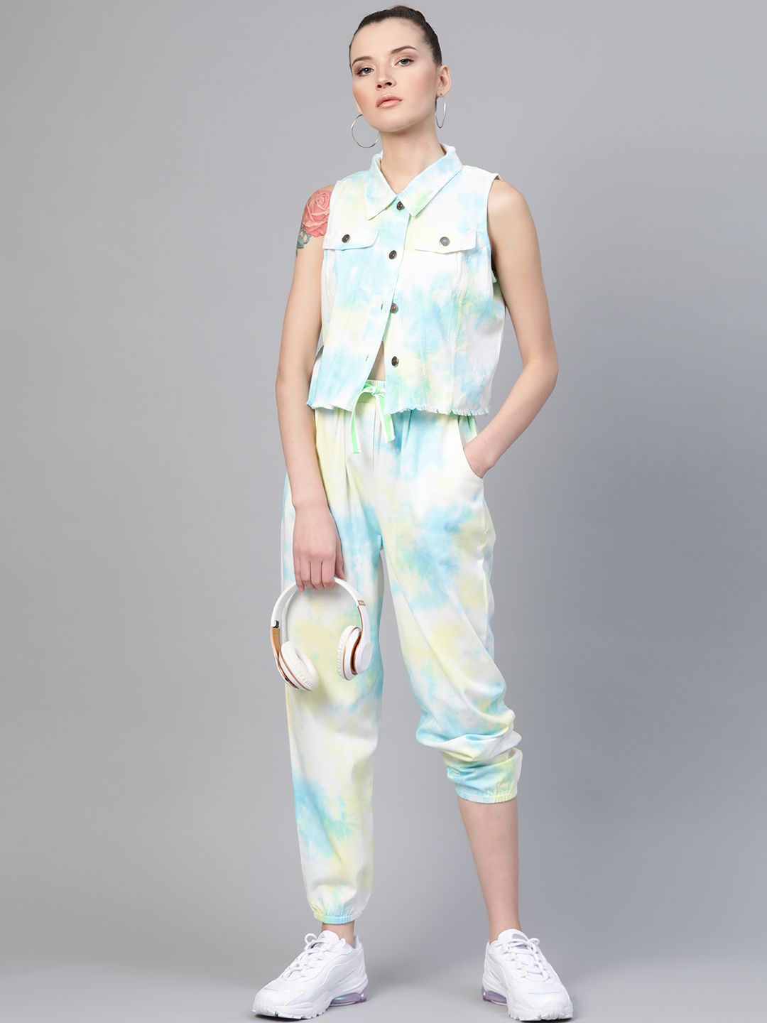 SASSAFRAS Women Off-White & Blue High-Rise Dyed Pure Cotton Joggers