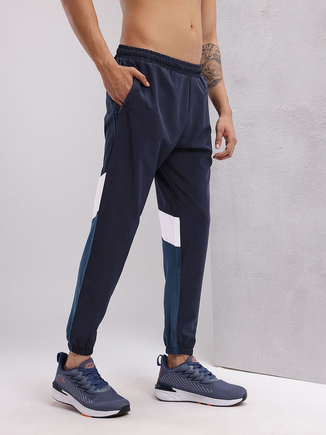 HRX by Hrithik Roshan Men Colourblocked Running Joggers