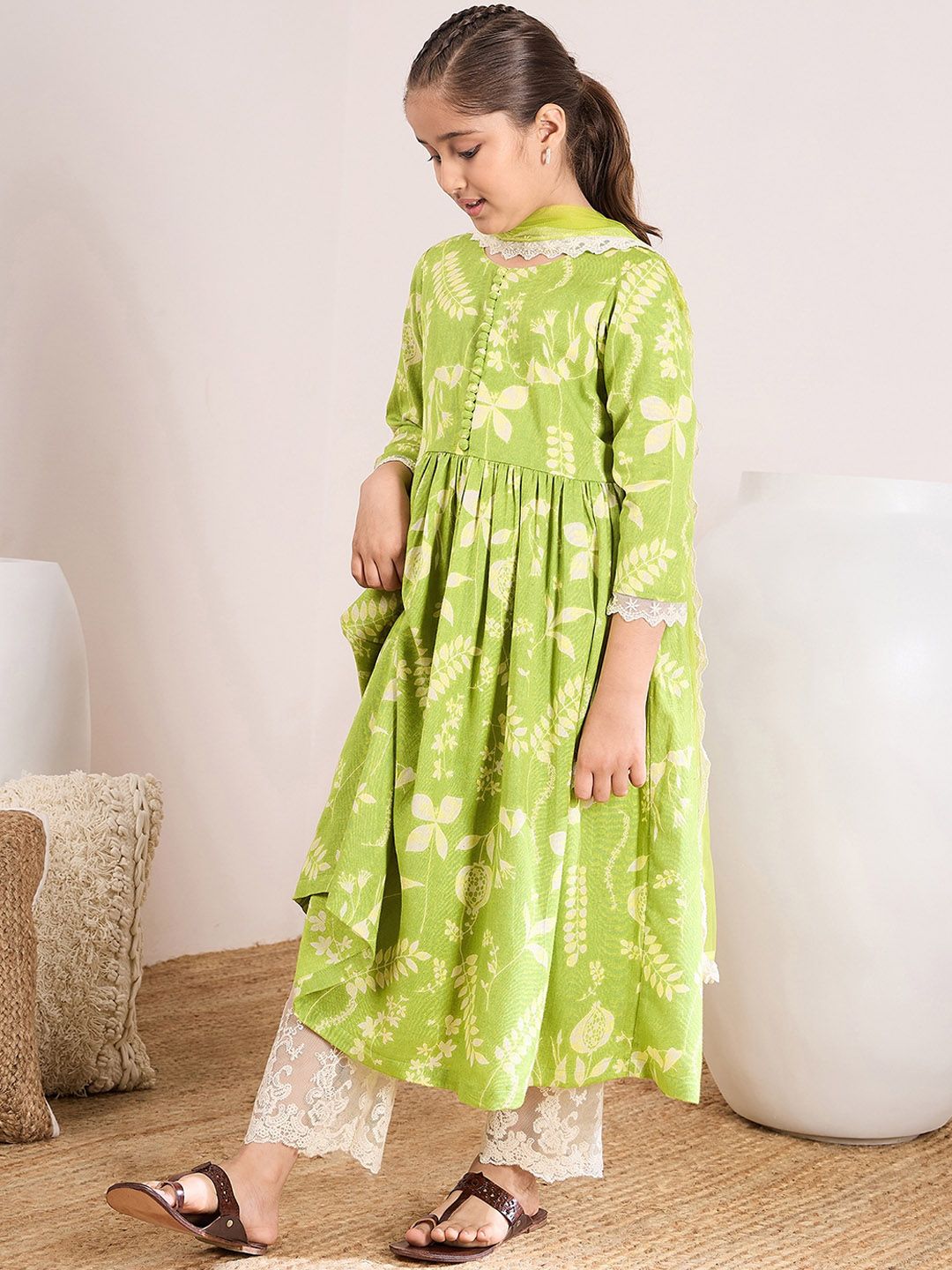 pspeaches Girls Floral Printed Pleated A-Line Kurta with Trousers & Dupatta