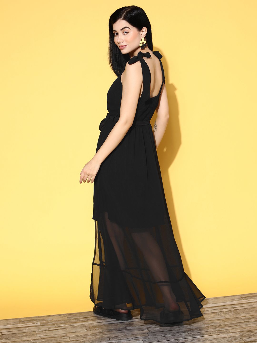 Berrylush Women Elegant Black Solid Fluid Tie-Up Dress