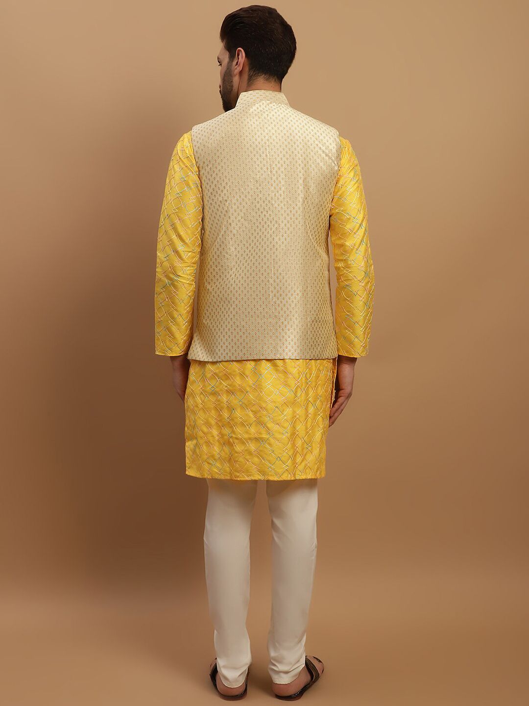 SOJANYA Kurta Biasa Sulam Geometrik Dengan Jaket Churidar & Nehru