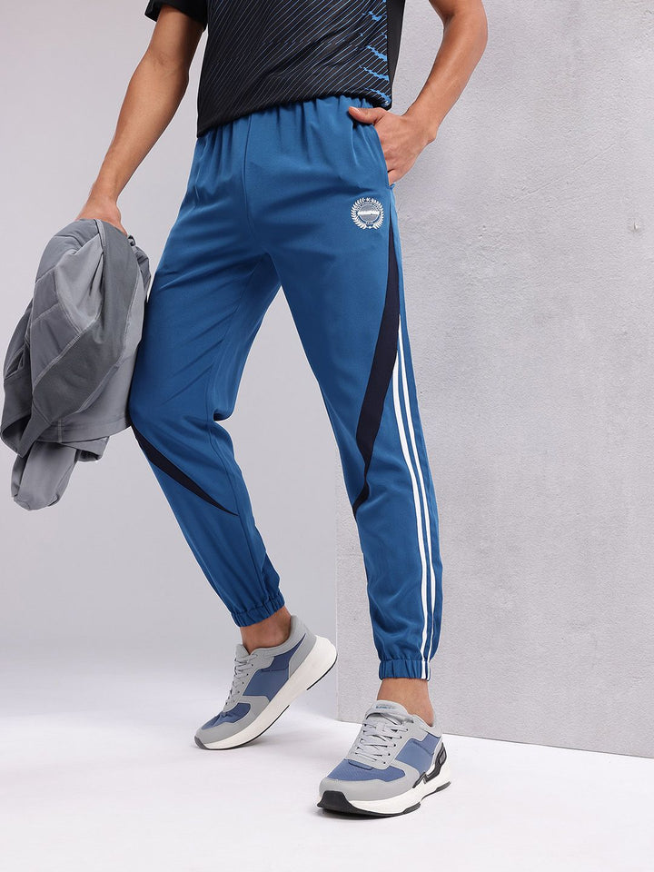 HRX by Hrithik Roshan Men Lifestyle Mid-Rise Side Striped Joggers