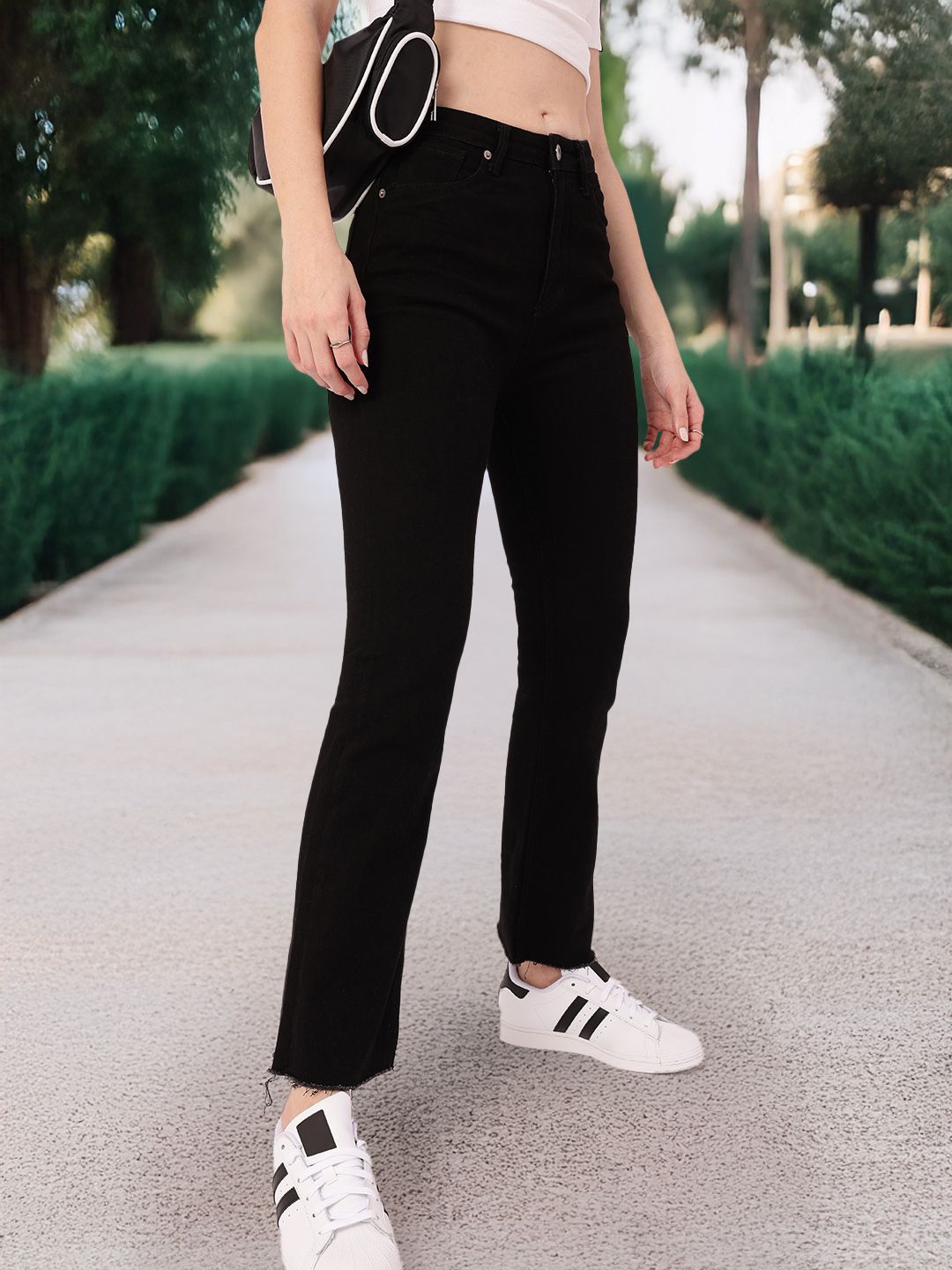 DressBerry Women Modern Cool Stretchable Frayed Jeans