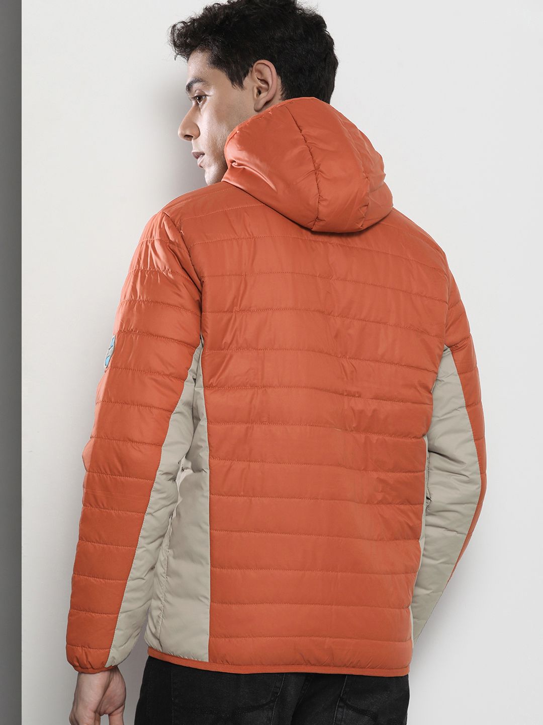 The Indian Garage Co Men Colourblock Hooded Slim Fit Puffer Jacket