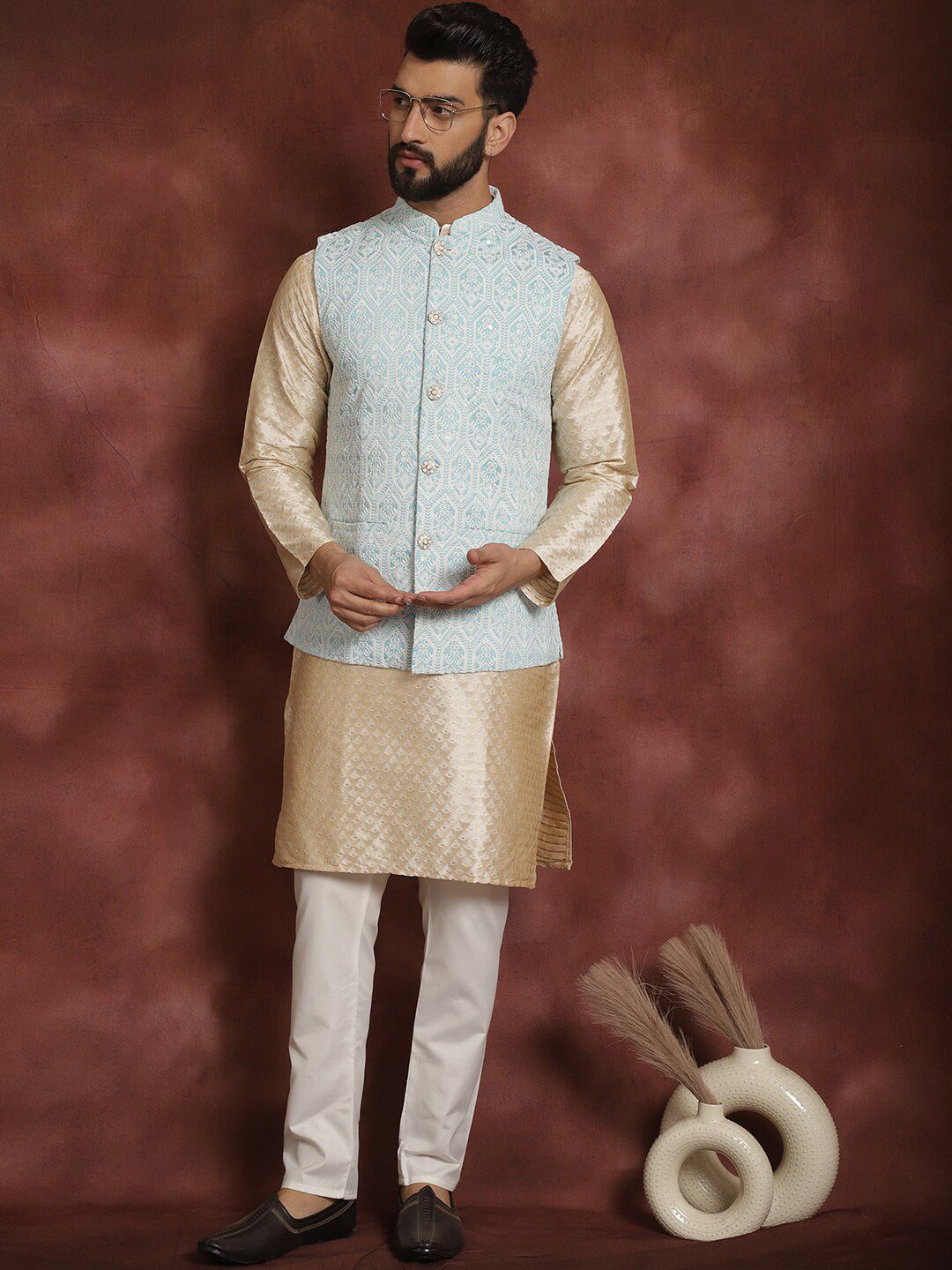 Anouk Ethnic motifs embroidered Mandarin Collar Long Sleeves Kurta Set