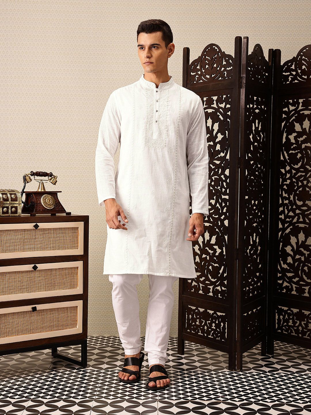 House of Pataudi Floral Embroidered Pure Cotton Jashn Kurta