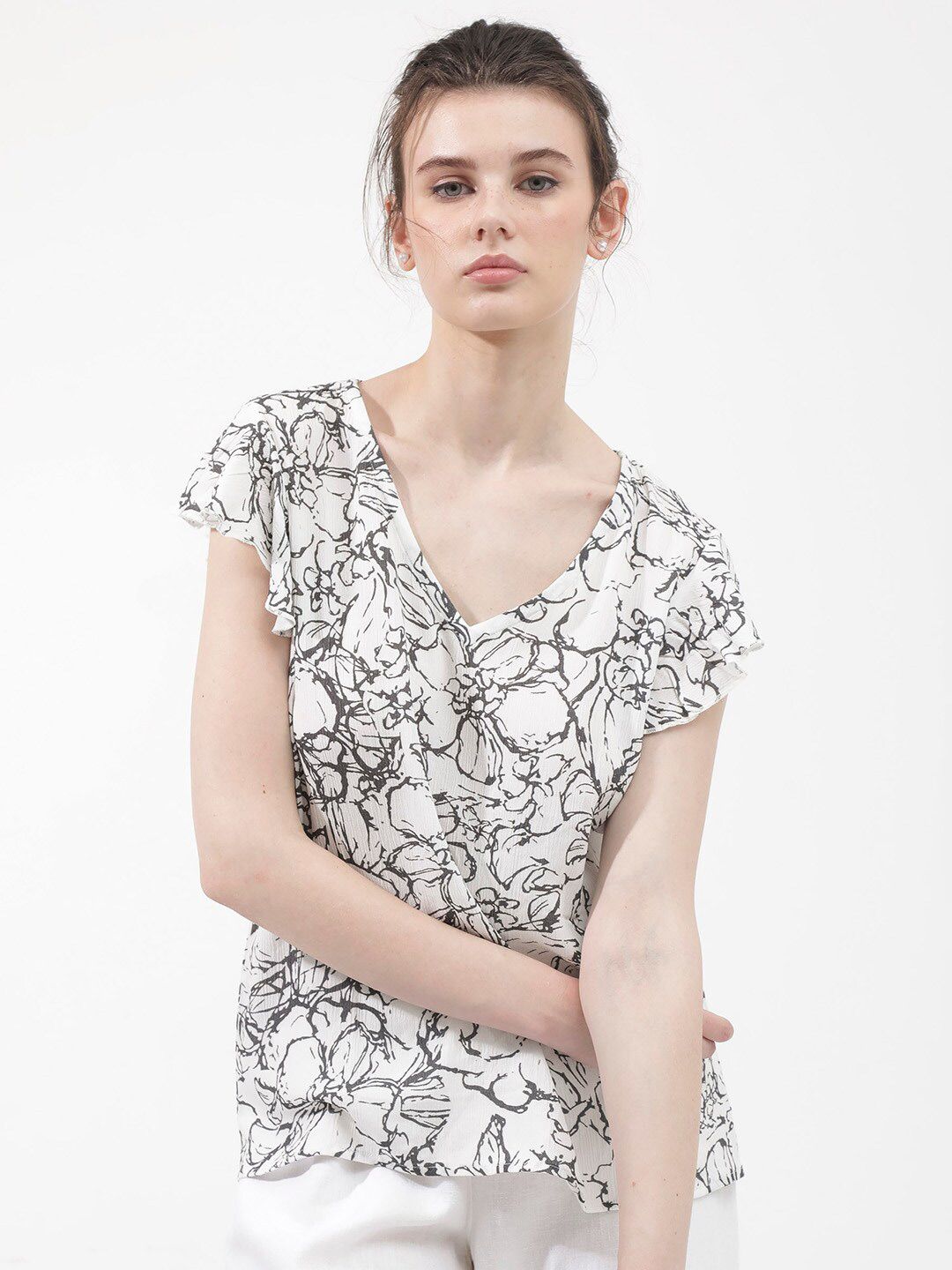 RAREISM V-Neck Floral Print Flutter Sleeve Top