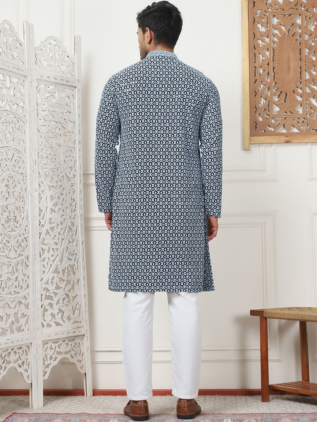 Anouk Geometric Embroidered Mandarin Collar Thread Work Straight Kurta With Pyjamas