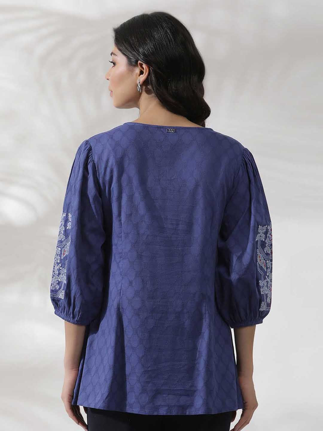 W Blue & White Geometric Printed Keyhole Neck Cotton A Line Top