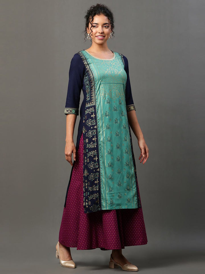 AURELIA Floral Printed Gotta Patti Round Neck Straight Kurta