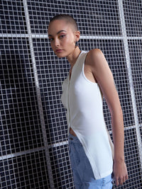 SASSAFRAS White V-Neck Sleeveless Top