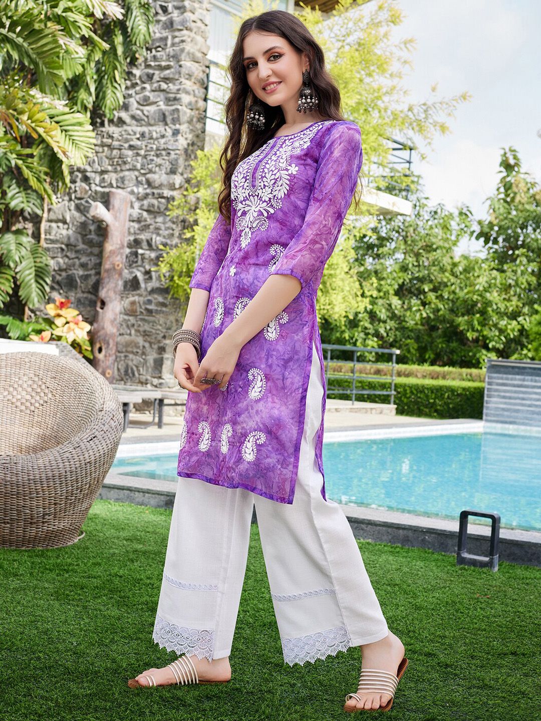 KALINI Ethnic Motifs Embroidered Thread Work Georgette Straight Kurta