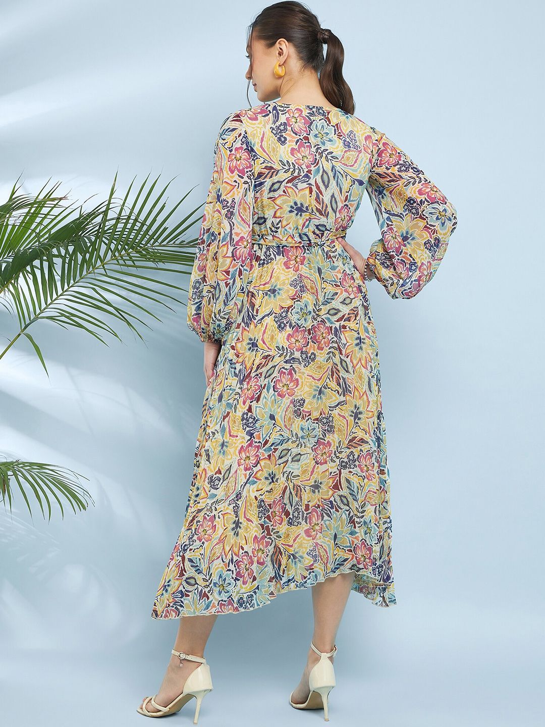 Antheaa Off White Floral Printed V-Neck Puff Sleeves Fit & Flare Midi Dress With Belt