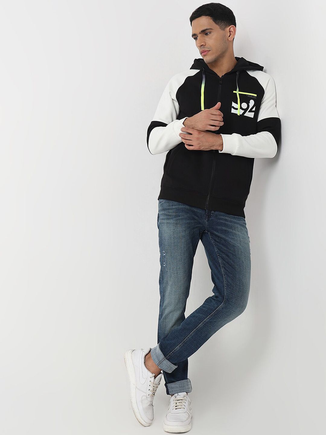 SPYKAR Men Slim Fit Low-Rise Heavy Fade Jeans