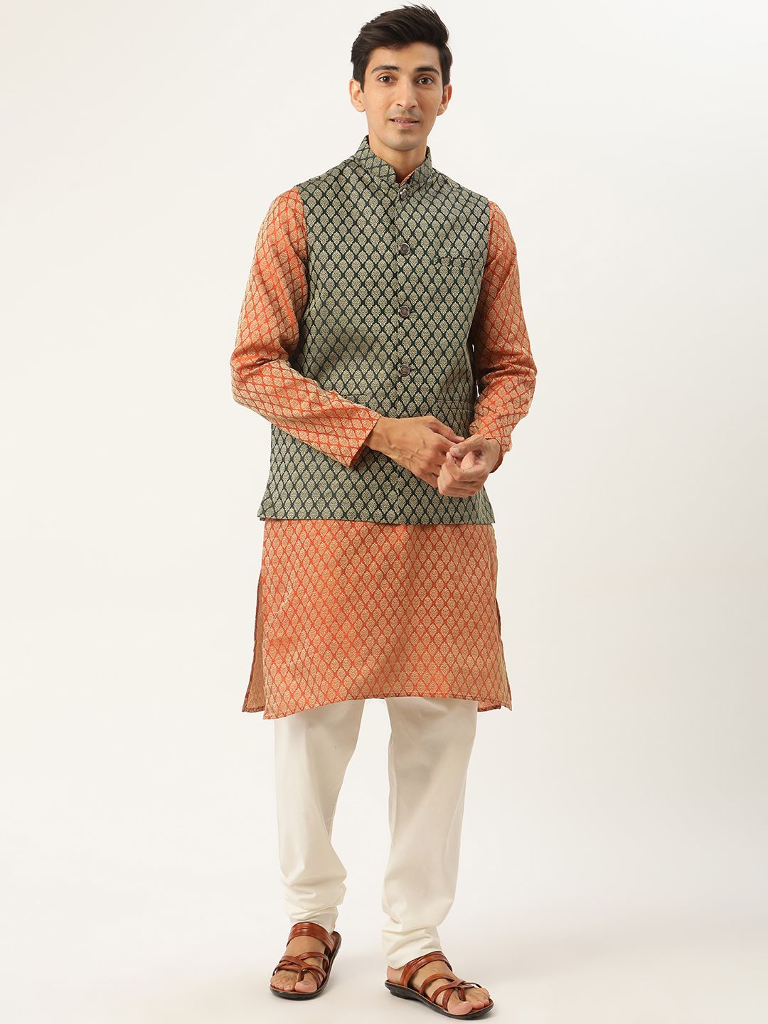 SOJANYA Kurta Motif Etnik Oren Lelaki dengan Jaket Churidar & Nehru