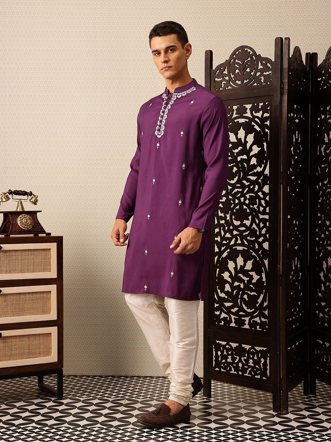 House of Pataudi Floral Embroidered Jashn Kurta