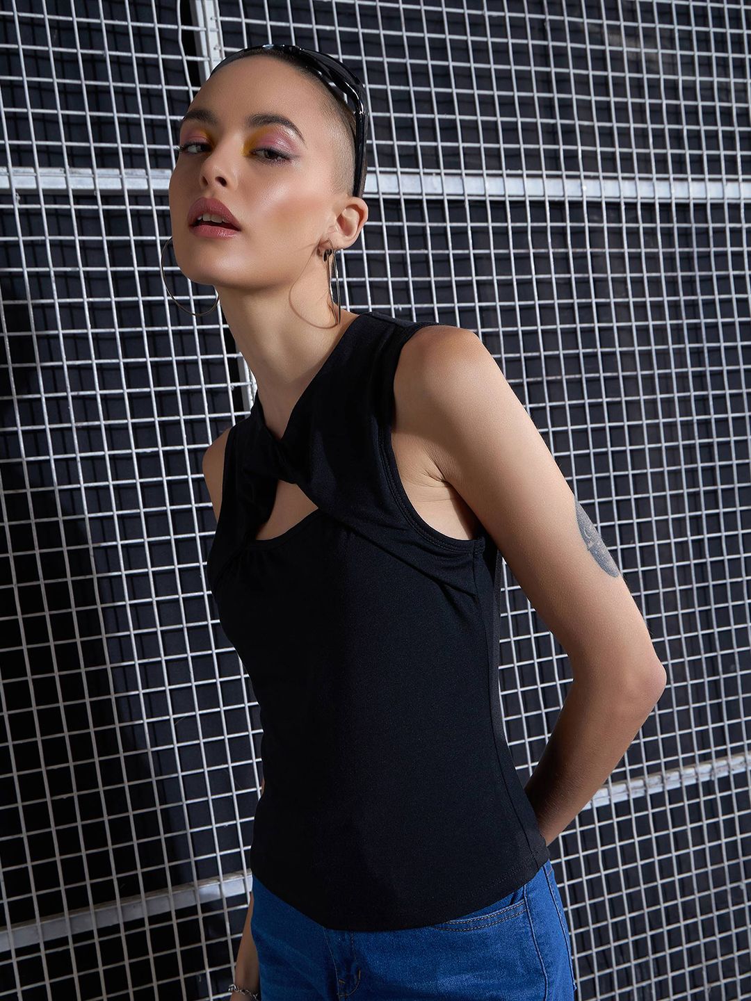 SASSAFRAS Black Twisted Tank Top