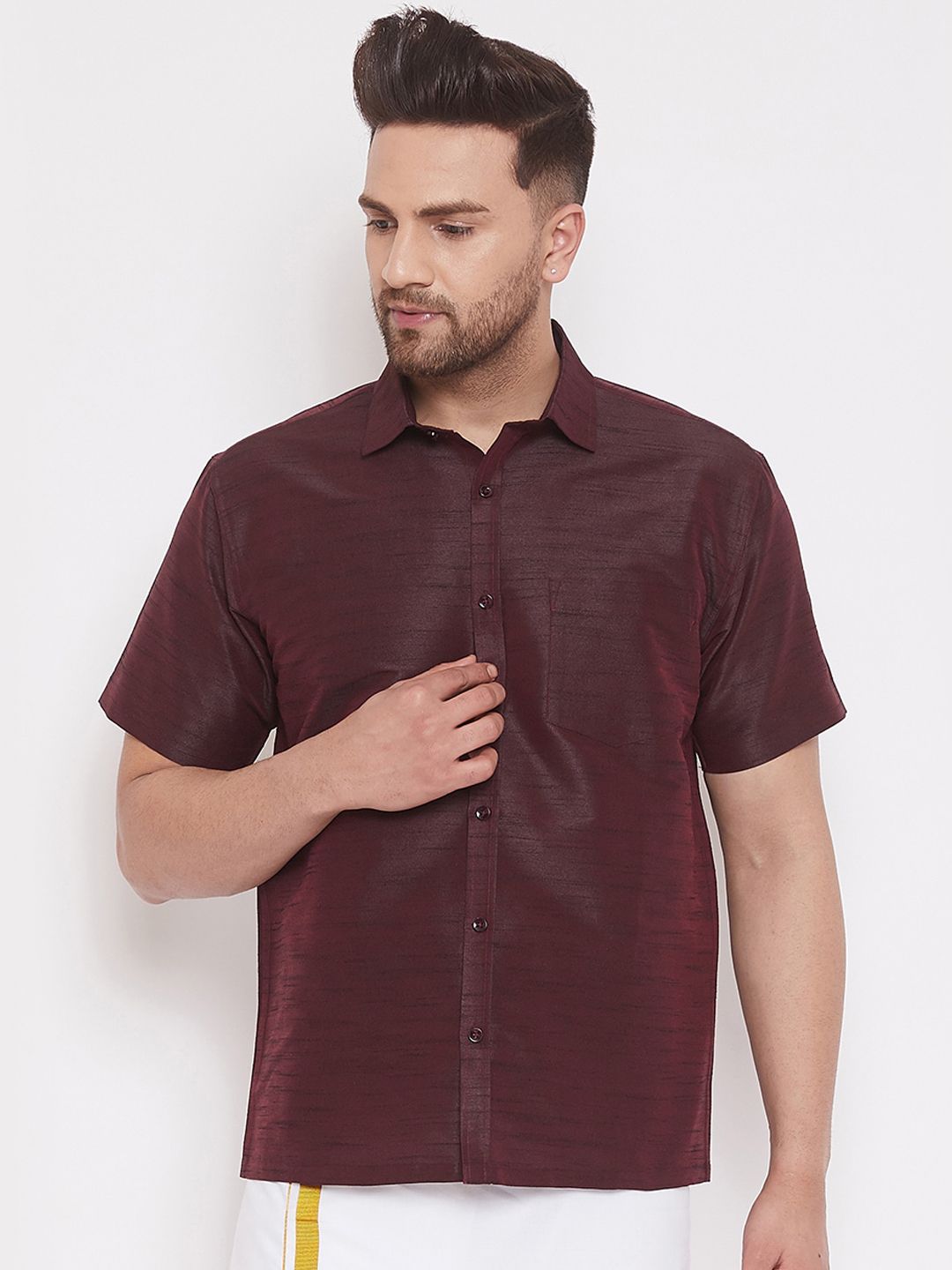 VASTRAMAY Men Burgundy Regular Fit Solid Casual Shirt
