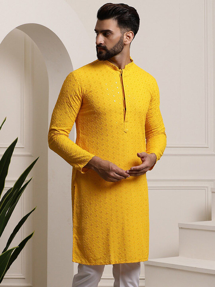 SOJANYA Motif Etnik Bersulam Kolar Mandarin Kurta Pure Cotton