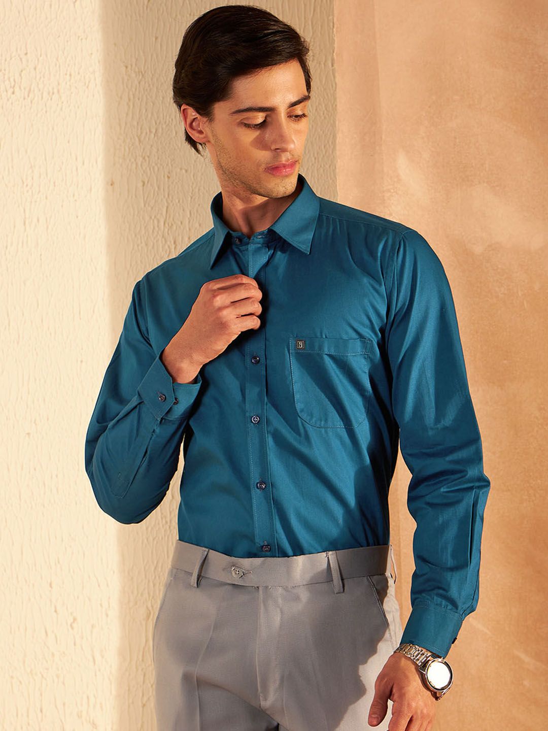 DENNISON Smart Spread Collar Cotton Casual Shirt
