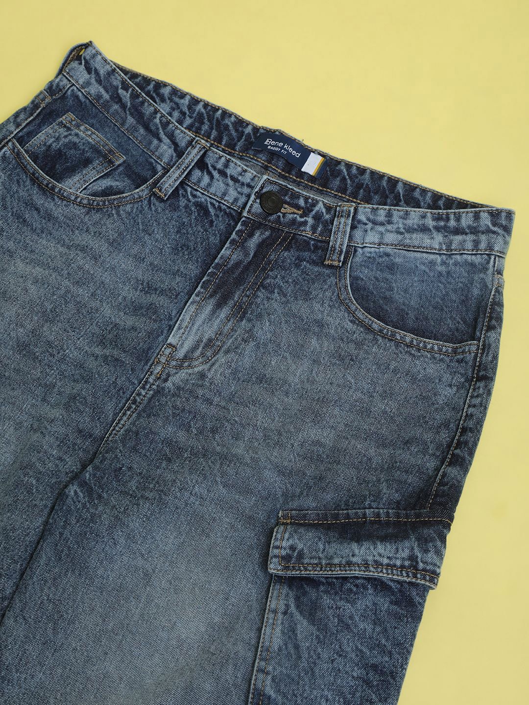 Bene Kleed Men Pure Cotton Light Fade Mid Rise Cargo  Jeans