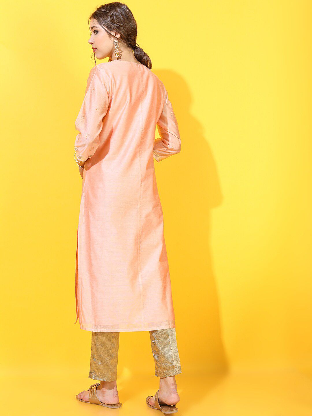 Vishudh Women Peach-Coloured Geometric Embroidered Kurta