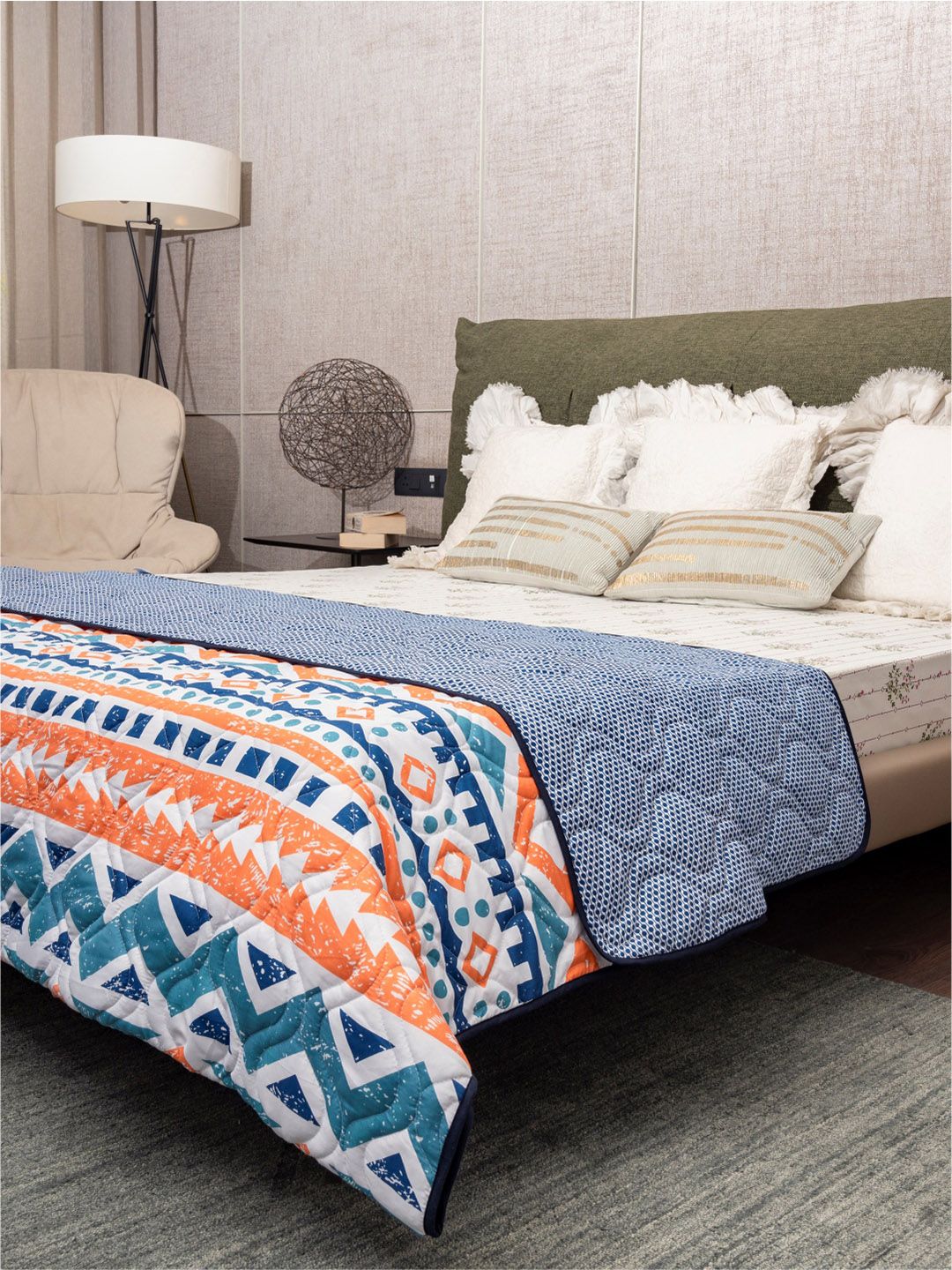 URBAN SPACE Peach & Blue Geometric Microfiber AC Room 300 GSM Single Bed Blanket