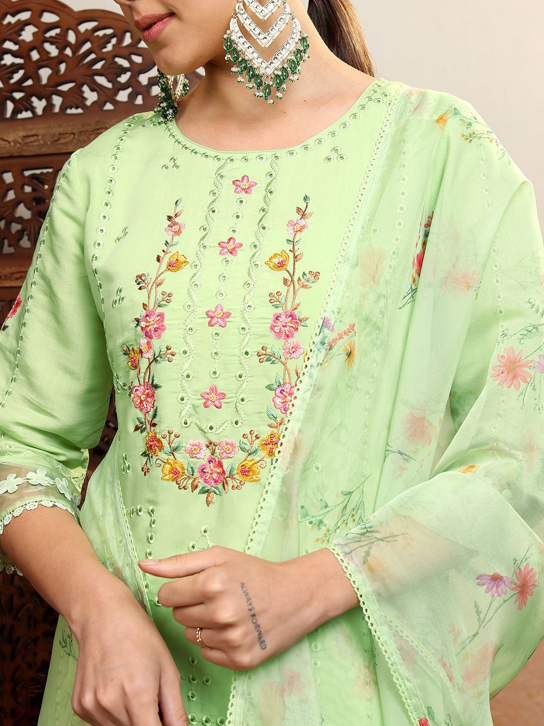 Vishudh Floral Embroidered Thread Work Straight Kurta With Trousers & Dupatta