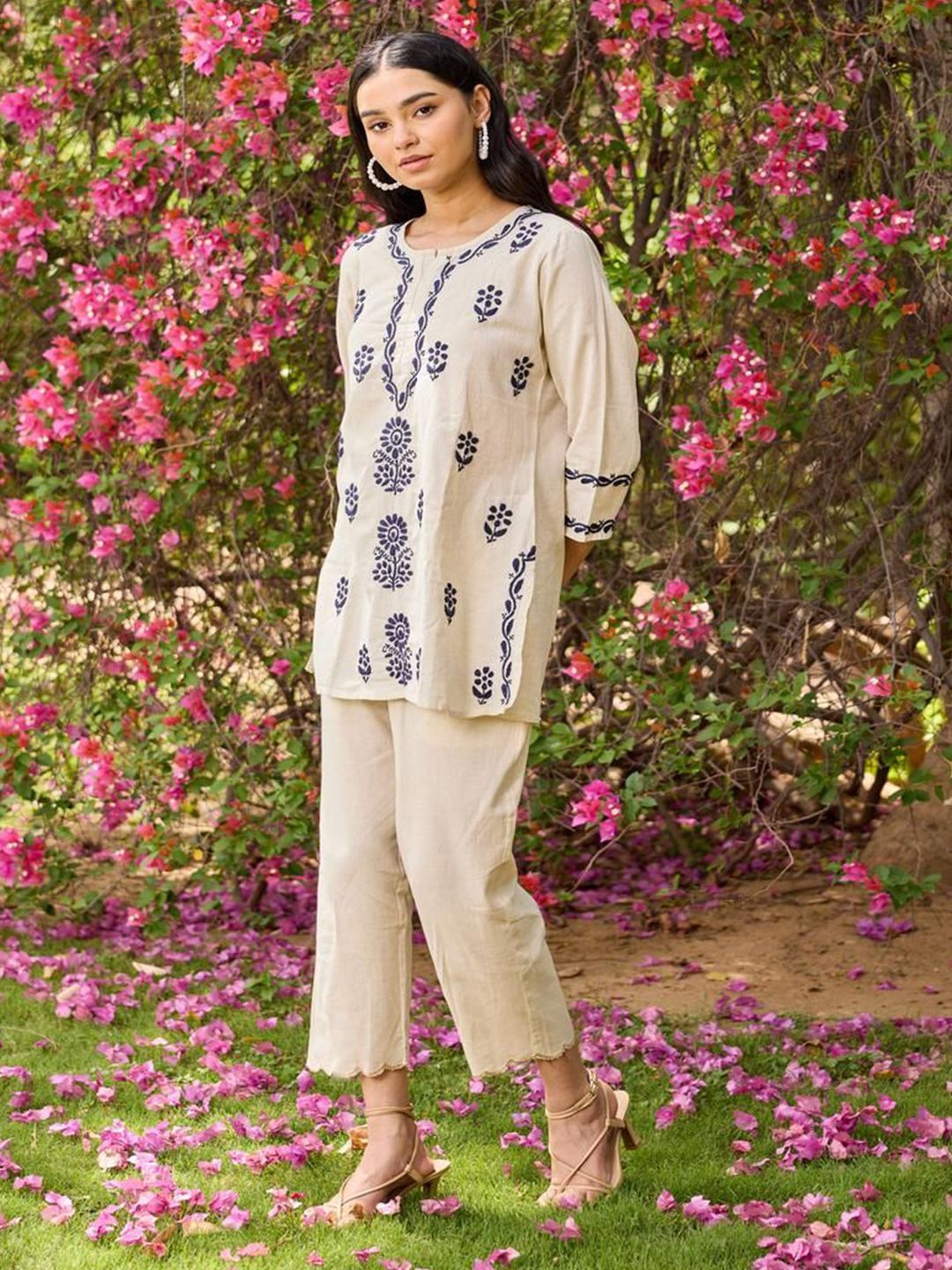 House of Chikankari Women Off White Cotton Chikankari Embroidered Kurta