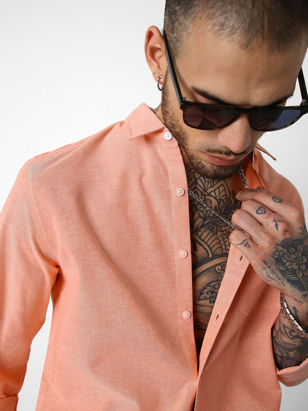 VASTRADO Classic Slim Fit Spread Collar Long Sleeves Pure Cotton Casual Shirt
