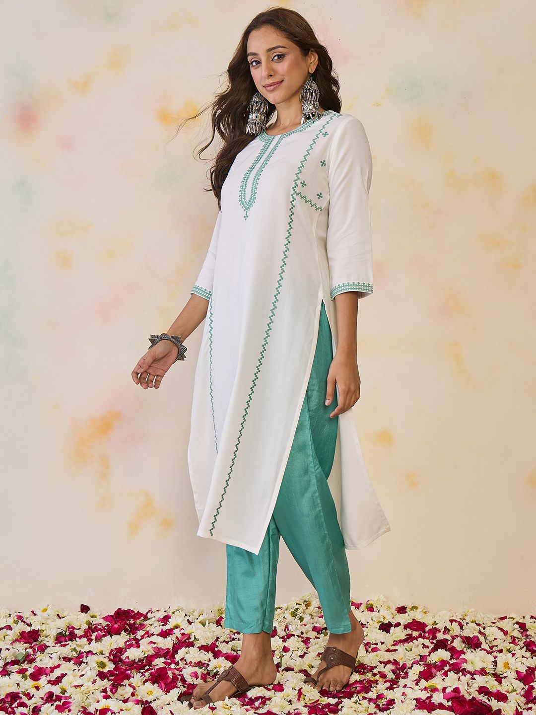 Indo Era Women Geometric Embroidered Thread Work Floral Kurta